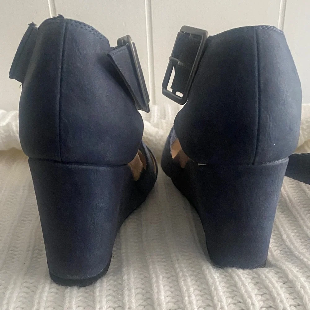 Life Stride Navy Wedge Sandals - Picture 5 of 6
